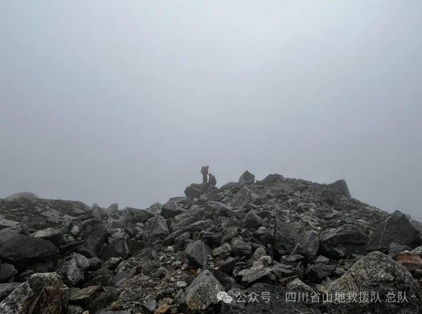 _徒步失联9天获救_失联驴友获救后减扣车费